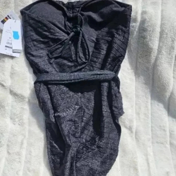 NEW Time and Tru Women's Chevron Halter One Piece Swimsuit With Belt Black Sz M - Picture 8 of 9